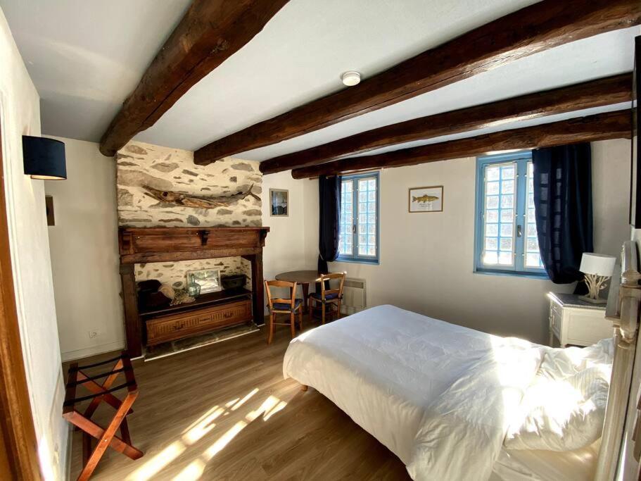 Maison Pecheur Sur La Dordogne Argentat Exterior foto